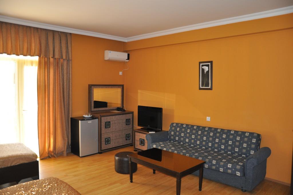 Prestige Hotel Batumi Quarto foto